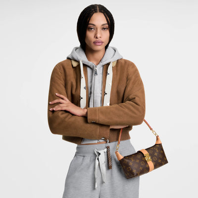 LV Pochette Mia hover