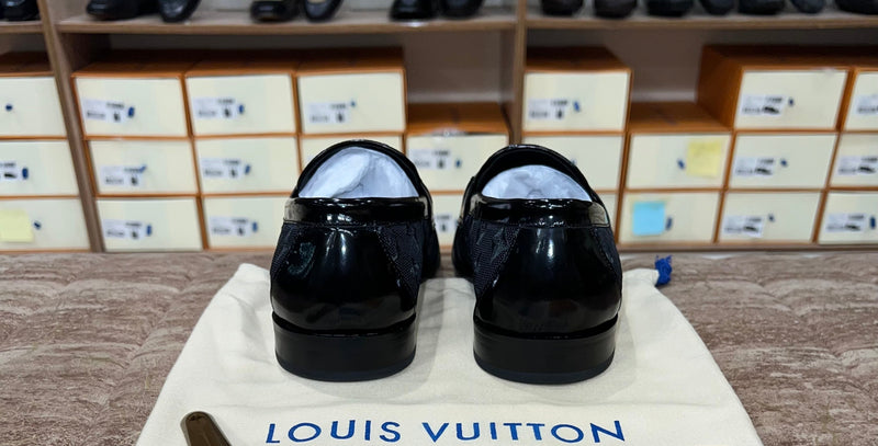 .. Louis.Vuitton New H Black Major Loafers