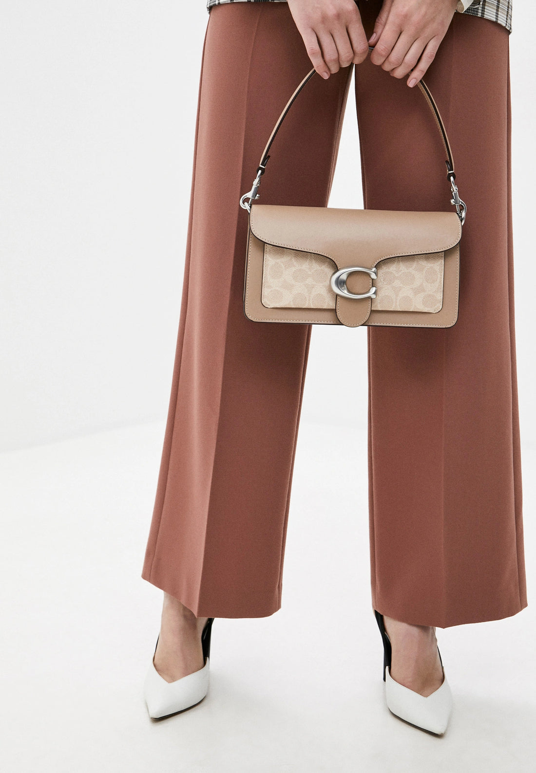 Tabby Shoulder Bag 26 With Signature Canvas