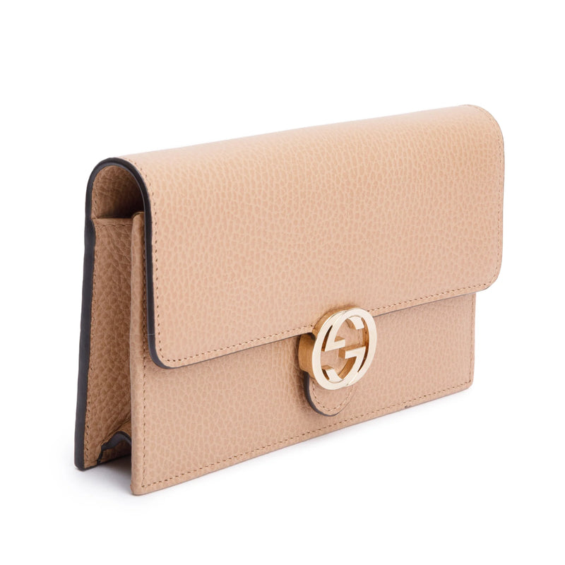 Gucci Interlocking GG Wallet – Beige Calfskin