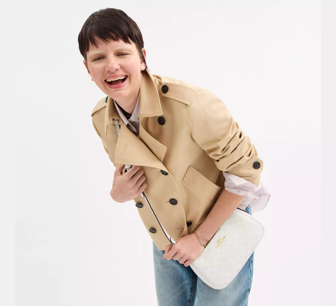 Teri Shoulder Bag In Signature Canvas