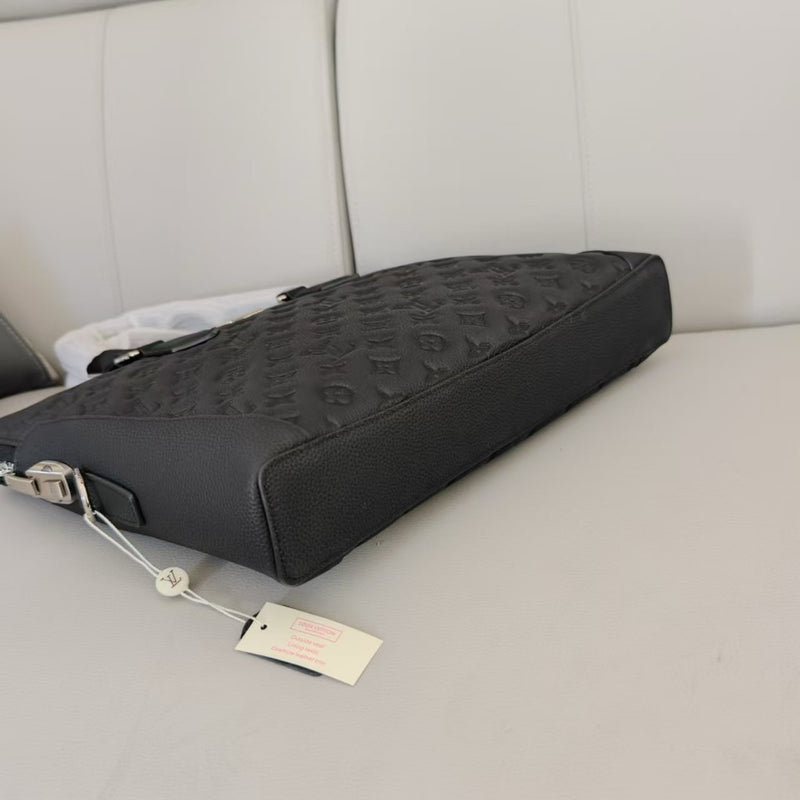 Louis Vuitton Briefcase in Black Leather