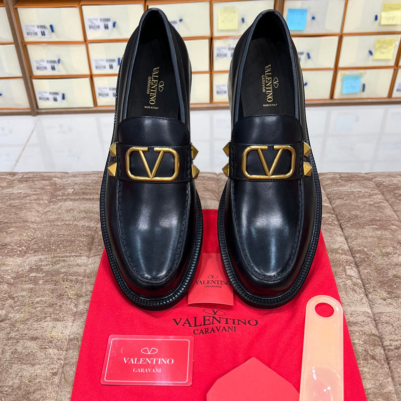 Valentino Garavani Stud Sign Major Loafer Black