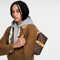 LV Pochette Mia