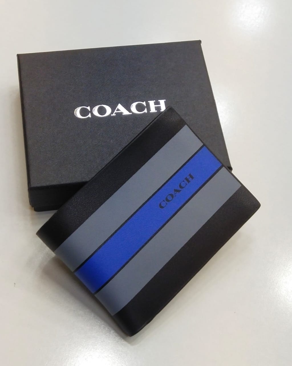 Coach – Compact ID Wallet