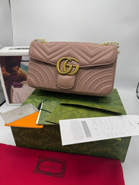 Gucci GG Marmont medium shoulder bag