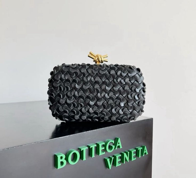 Bottega Veneta – Knot Intrecciato Leather Minaudière Clutch