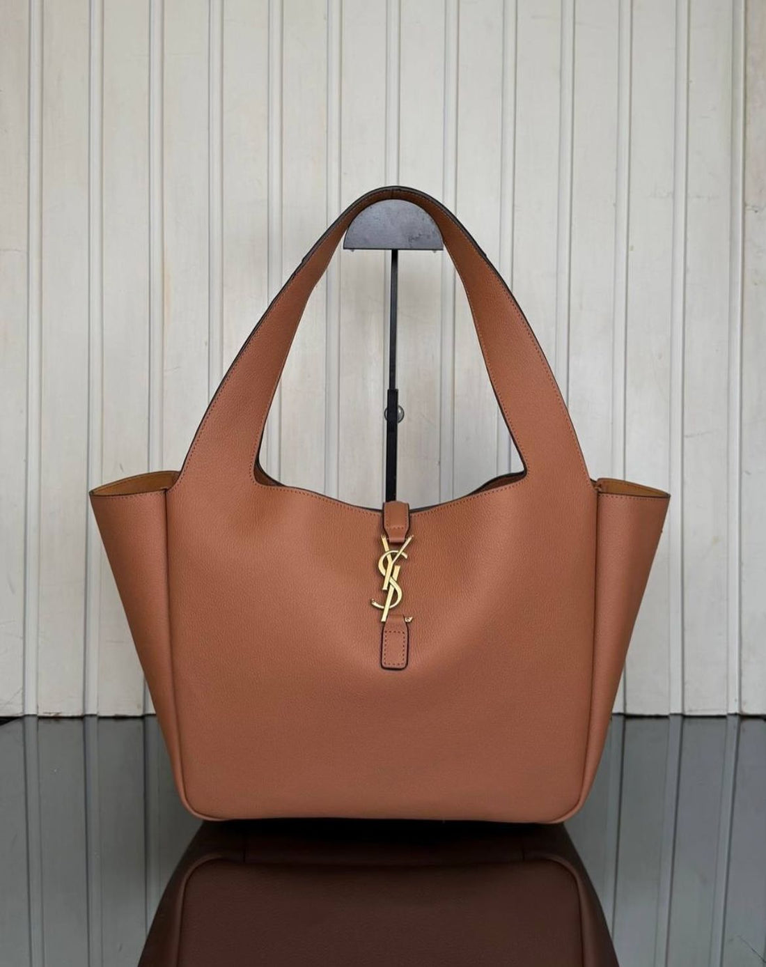 YVES SAINT LAUREN LE 5 À 7 BEA IN GRAINED LEATHER