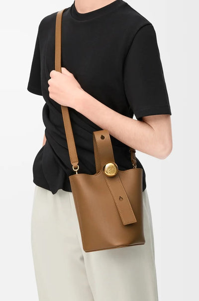 LOEWE Mini Pebble bucket in smooth calfskin hover