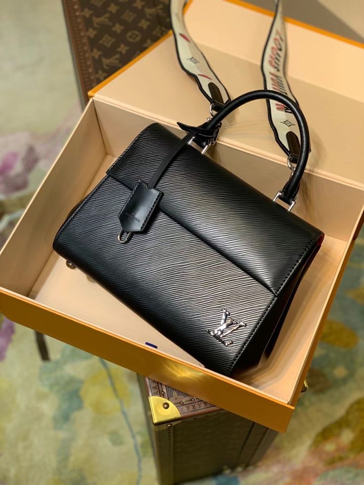 LV Cluny Mini