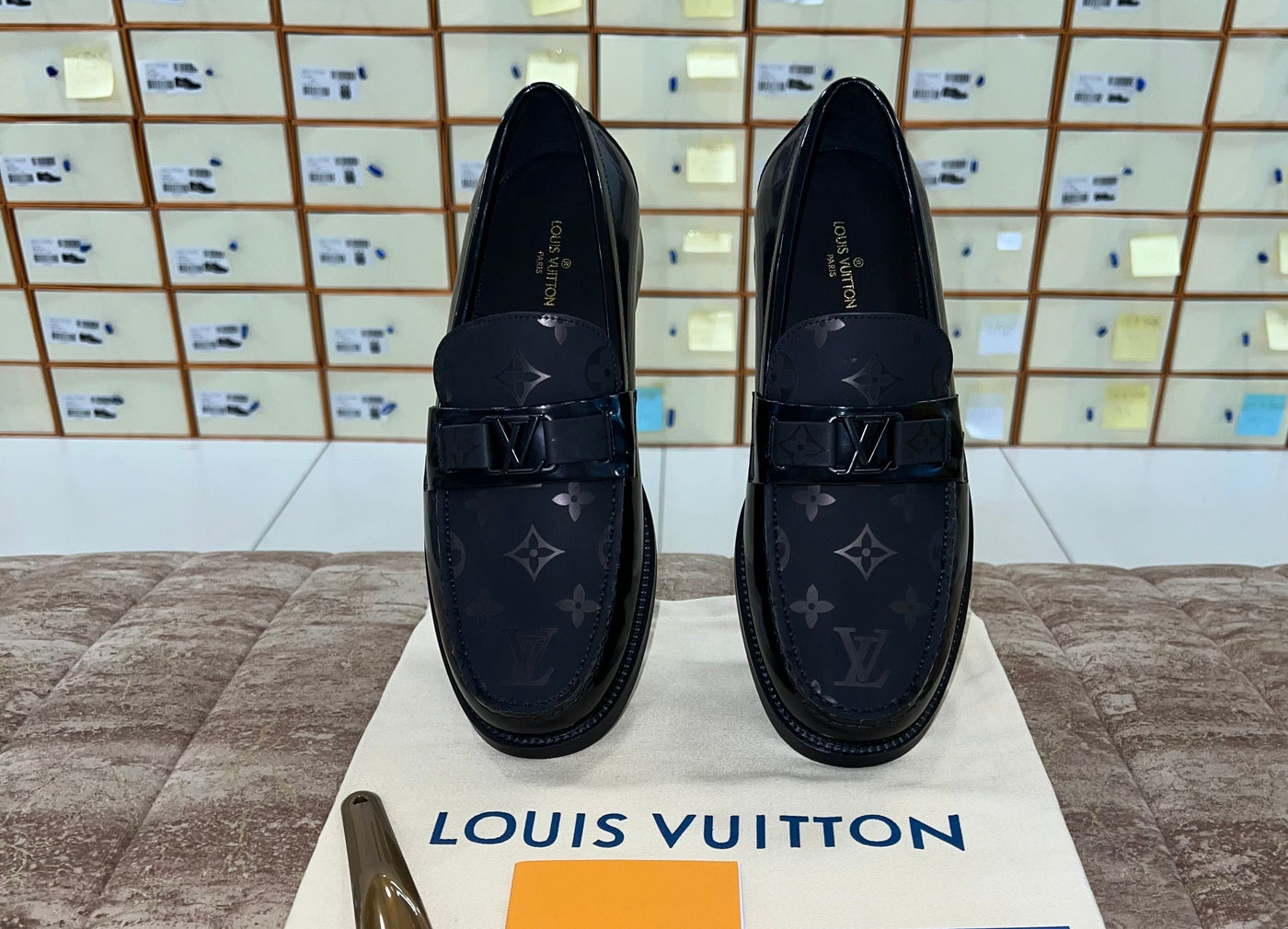. Louis.Vuitton Black Shine Pattern Major Loafers