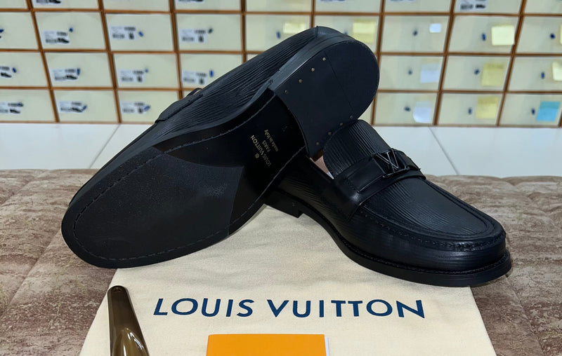 . Louis.Vuitton Black Lining Major Loafers